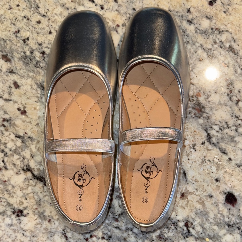 Elegant Silver Women's Flats